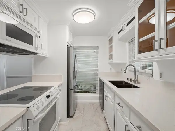 18411 Hatteras Street #138, Tarzana, CA 91356