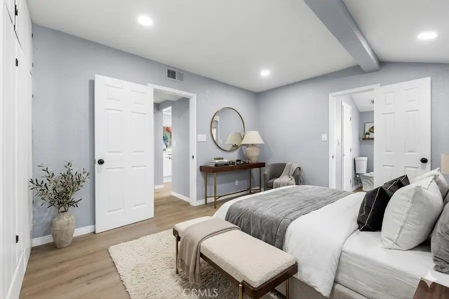 5651 Radford, Valley Village, CA 91607 - #3