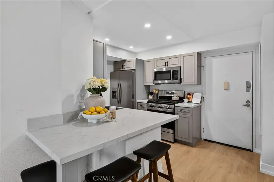 5550 Owensmouth #123, Woodland Hills, CA 91367 - #2