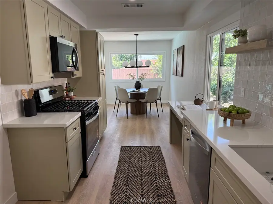 10579 Lev Ave, San Fernando, CA 91345 - #2