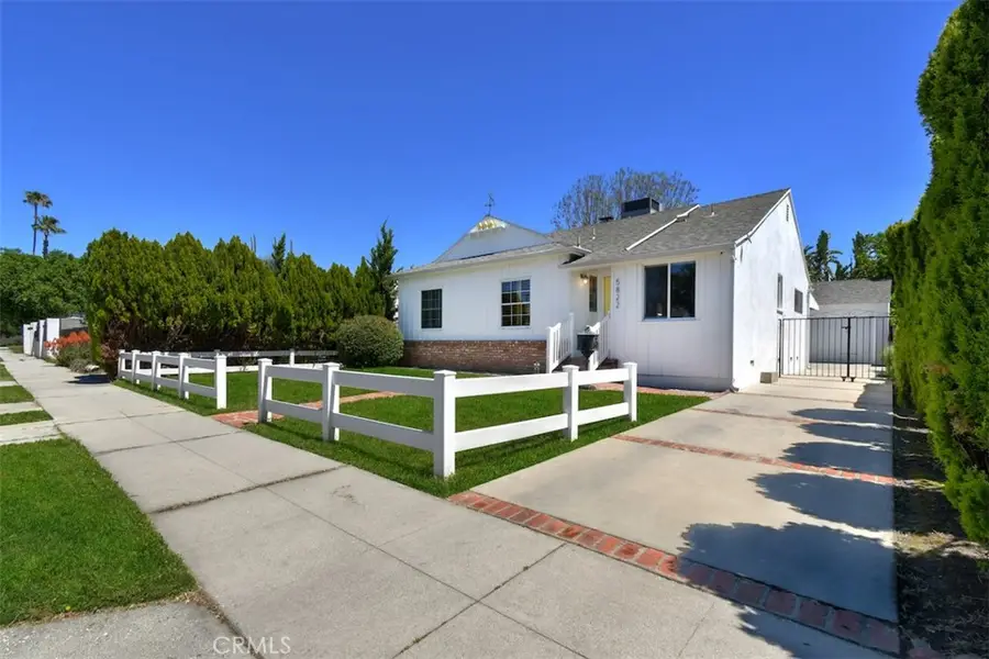 5822 Norwich Ave., Sherman Oaks, CA 91411 - #3
