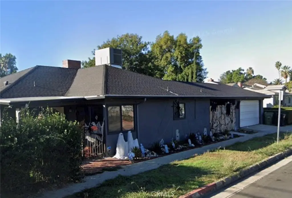 7027 Gloria Avenue, Lake Balboa, CA 91406 - #1