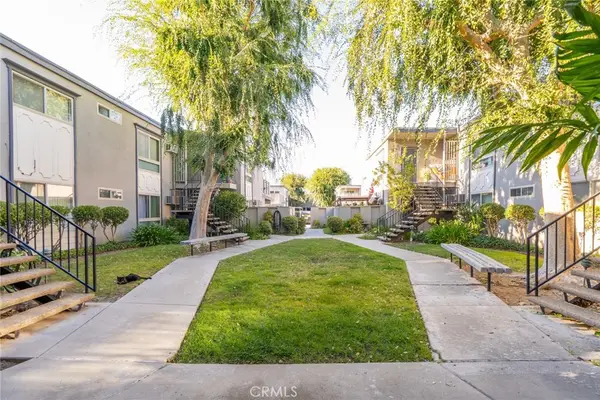 6041 Fountain Park Street #9, Woodland Hills, CA 91367