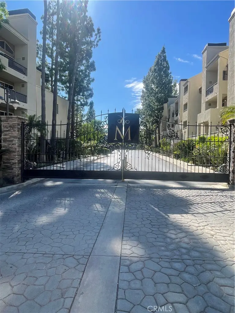 5540 Owensmouth #319, Woodland Hills, CA 91367 - #3