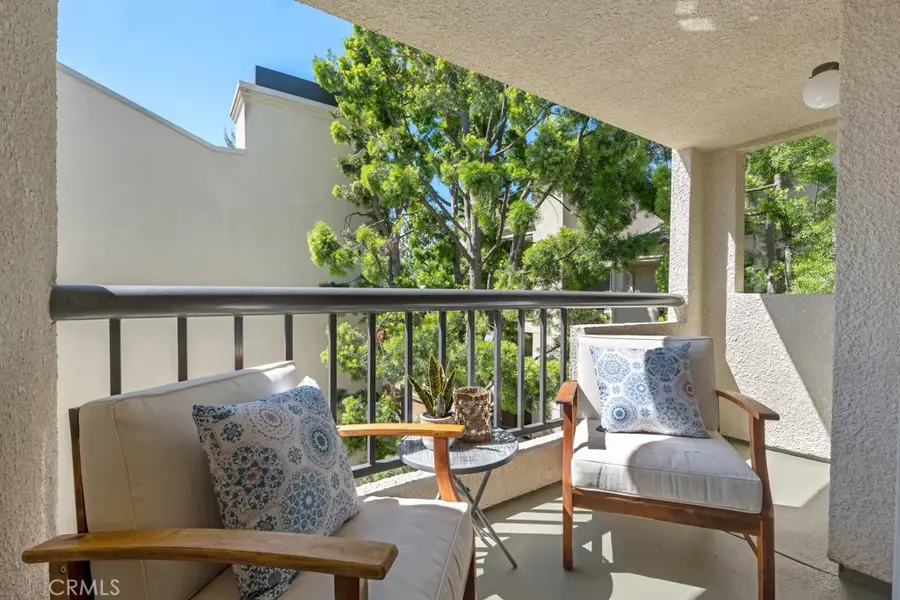 21500 Burbank #316, Woodland Hills, CA 91367 - #3