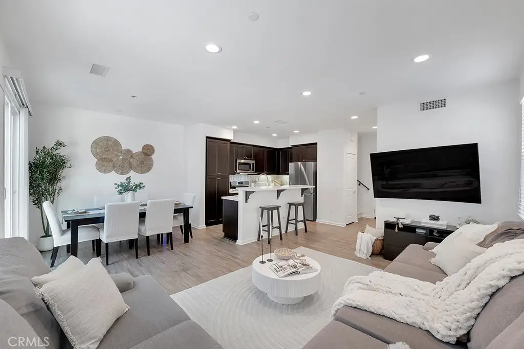 14902 W Navarre, Sylmar, CA 91342 - #1