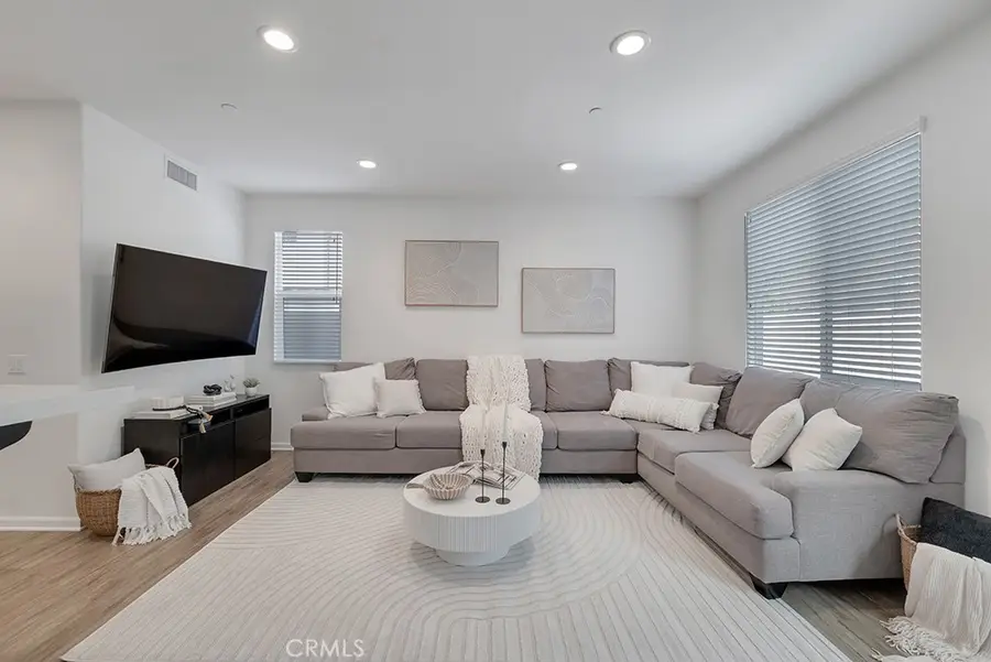 14902 W Navarre, Sylmar, CA 91342 - #2