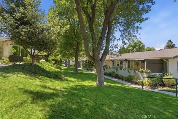 26831 Avenue Of The Oaks #A, Newhall, CA 91321