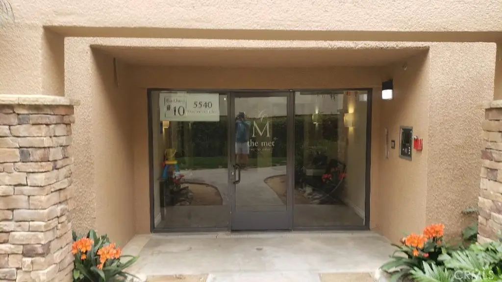 5540 Owensmouth Avenue #216, Woodland Hills, CA 91367 - #1