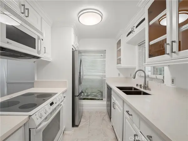 18411 Hatteras Street #138, Tarzana, CA 91356