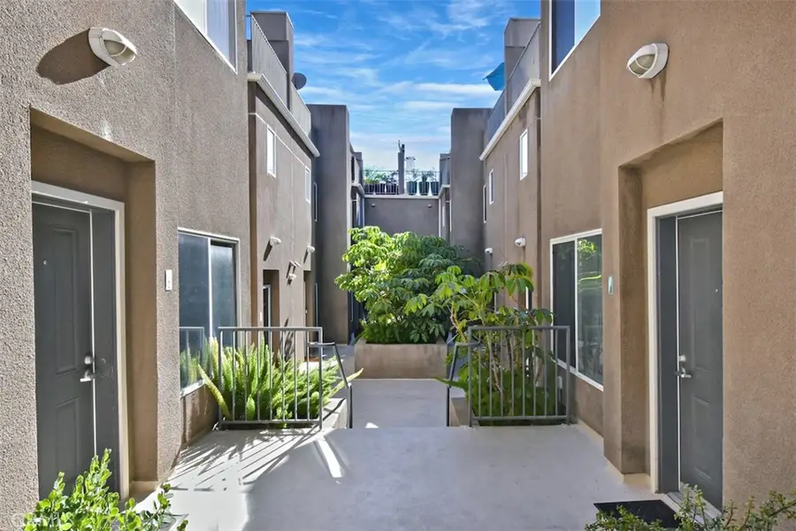 10918 Morrison Street #3, North Hollywood, CA 91601 - #2