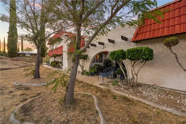 125 Lakeview Drive, Palmdale, CA 93551