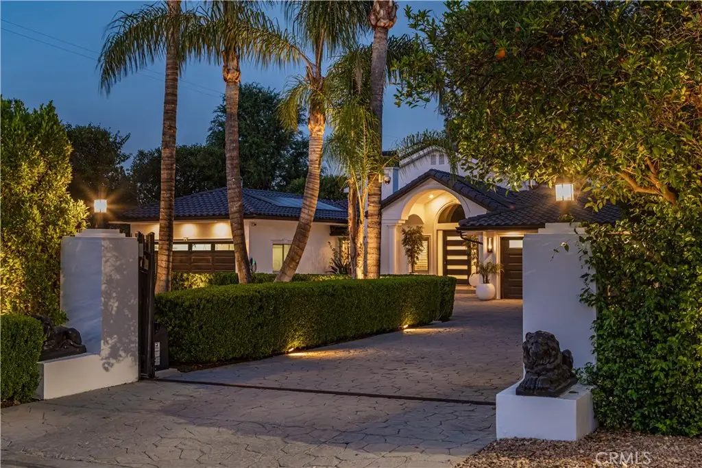 5242 Topeka Drive, Tarzana, CA 91356 - #1