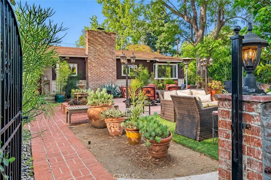 13405 Tiara Street, Valley Glen, CA 91401 - #2