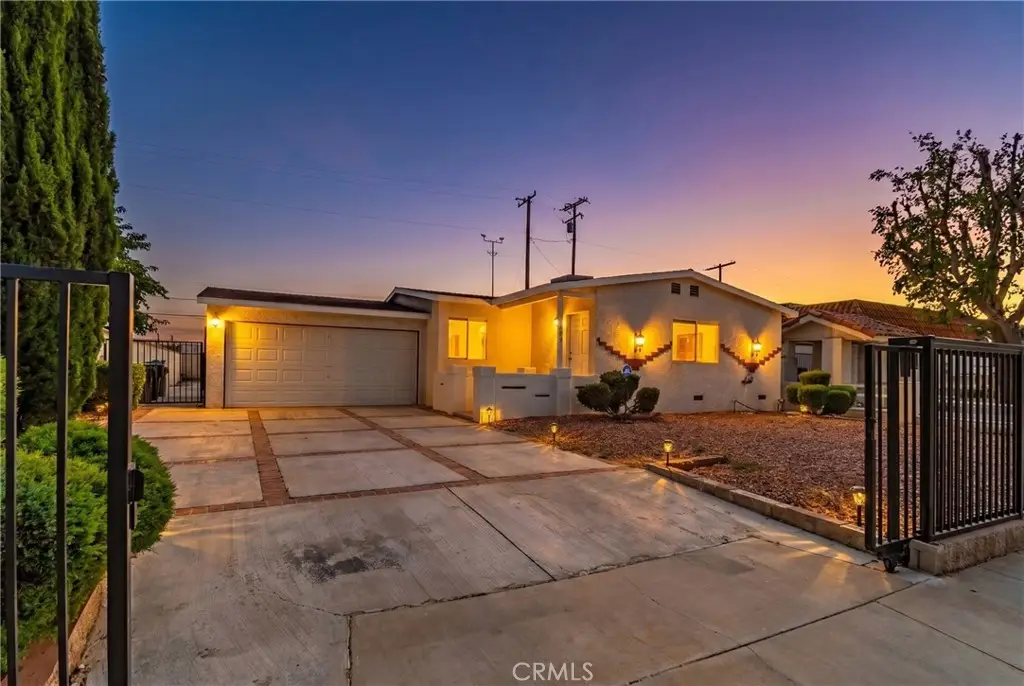 802 E Avenue Q4, Palmdale, CA 93550 - #1