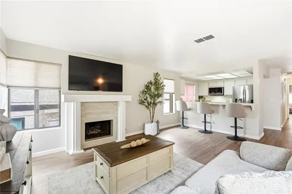 7255 Balboa #20, Lake Balboa, CA 91406