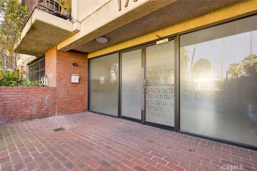 17522 Sherman Way #202, Van Nuys, CA 91406 - #3