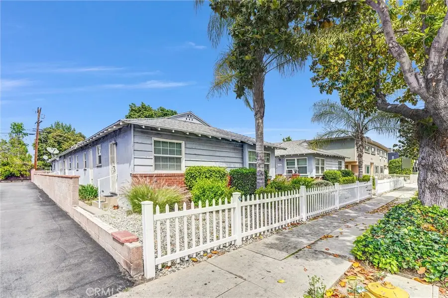 14821 Burbank, Van Nuys, CA 91411 - #3