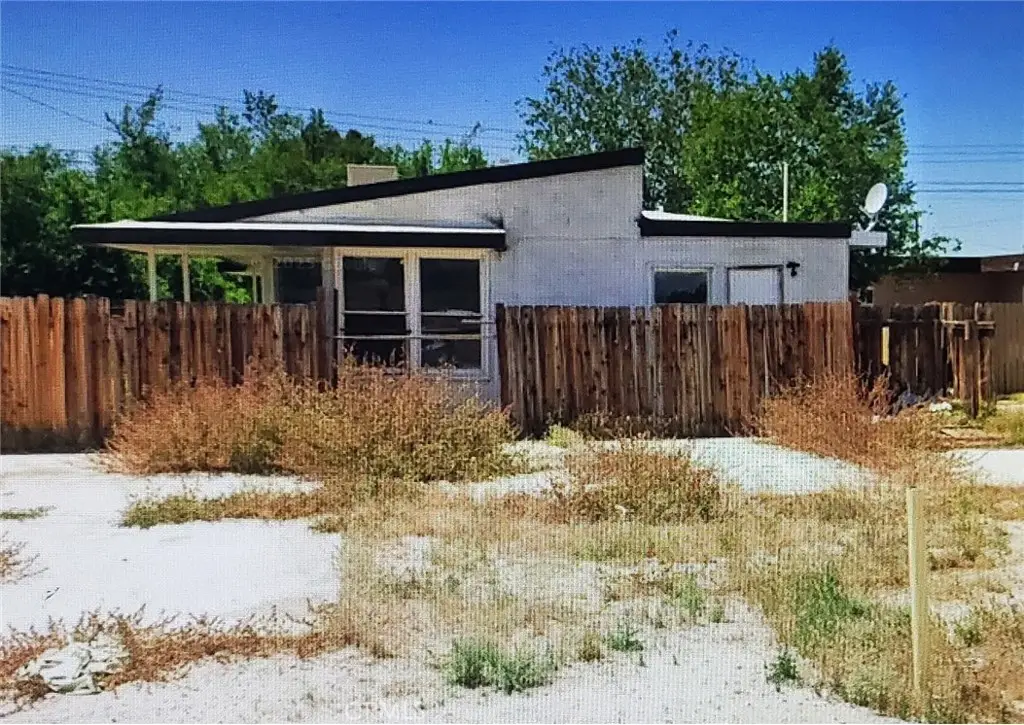 13215 Davenport, Edwards, CA 93523 - #1