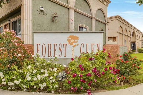 20214 Cohasset Street #16, Winnetka, CA 91306