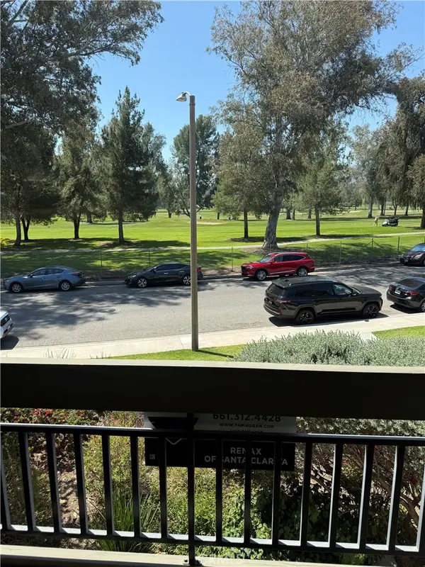 24525 Trevino #U6, Valencia, CA 91355