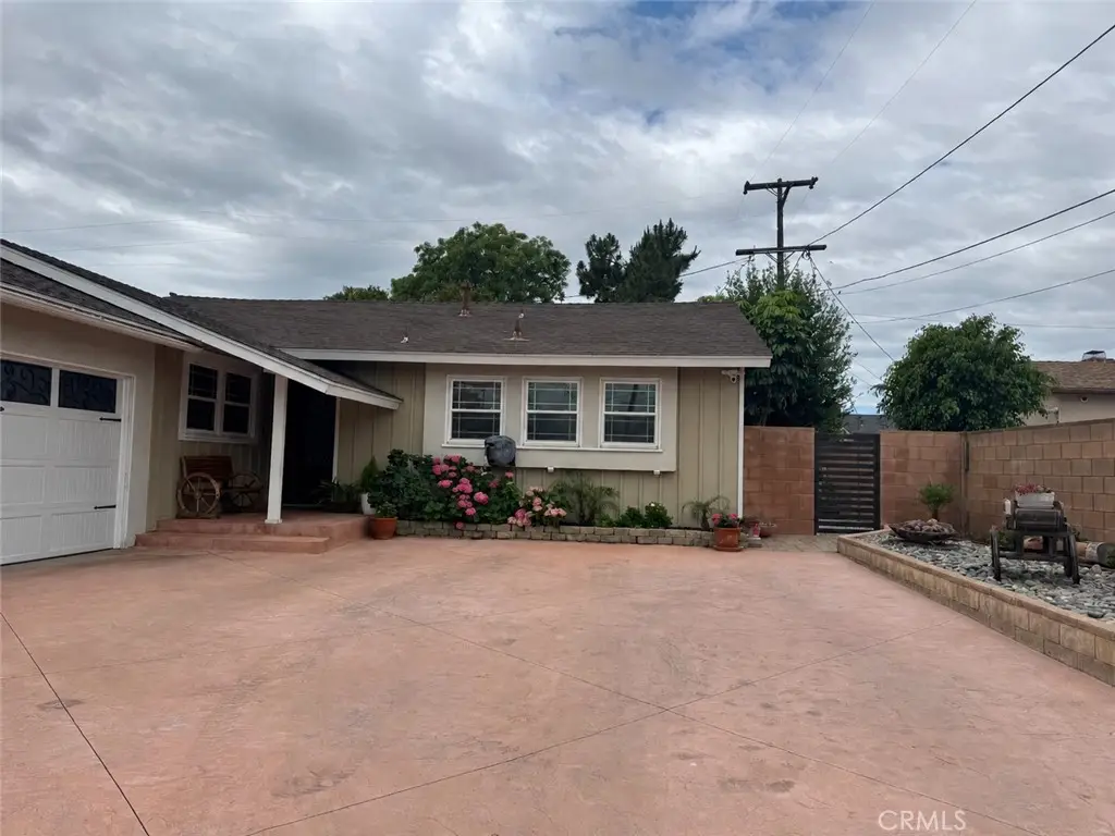 8511 Canterbury, Sun Valley, CA 91352 - #1