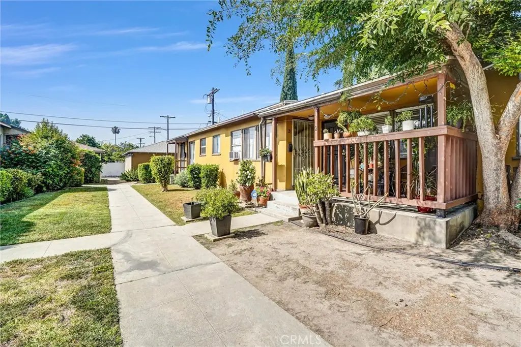 15212 Victory Blvd #4, Van Nuys, CA 91411 - #1