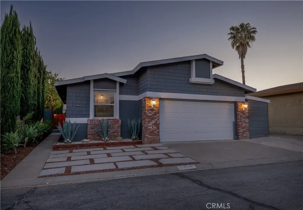 31919 Cinnabar, Castaic, CA 91384 - #1