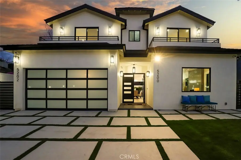 5200 Avenida Oriente, Tarzana, CA 91356 - #1
