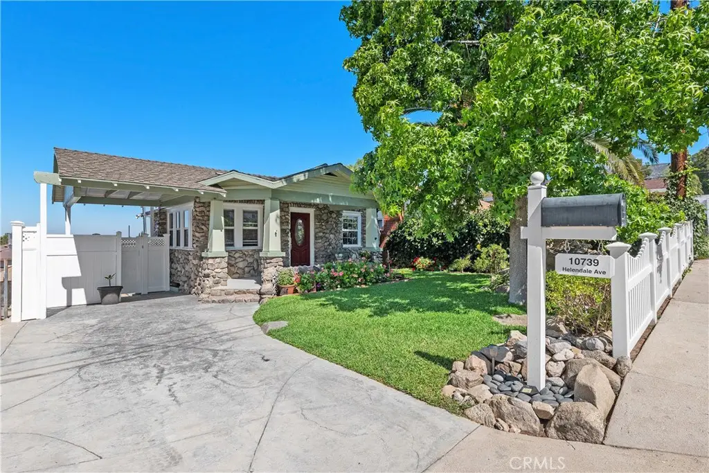 10739 Helendale, Tujunga, CA 91042 - #1