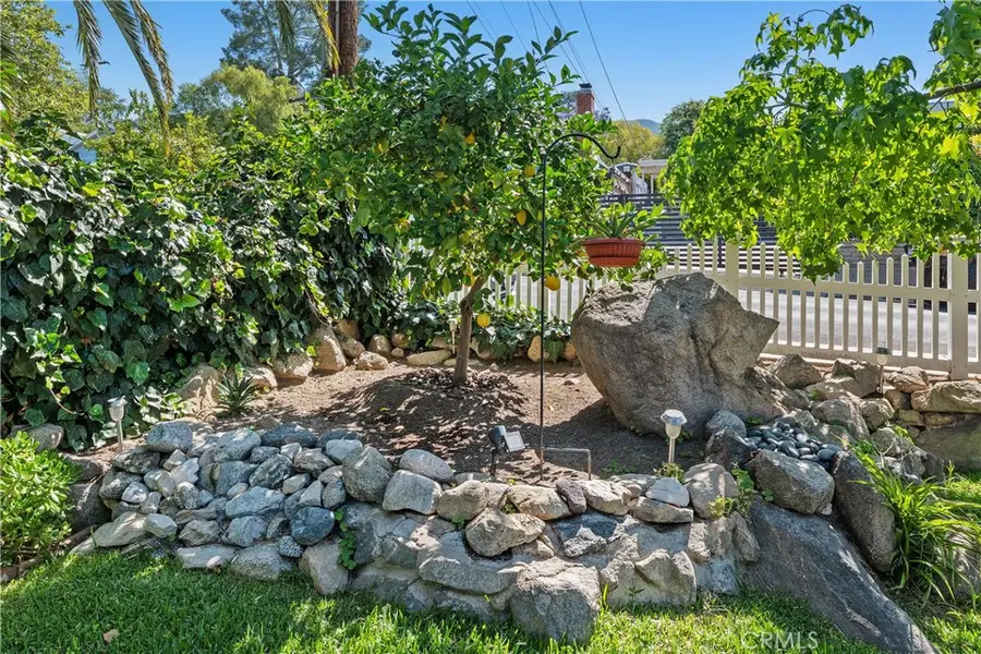 10739 Helendale, Tujunga, CA 91042 - #2