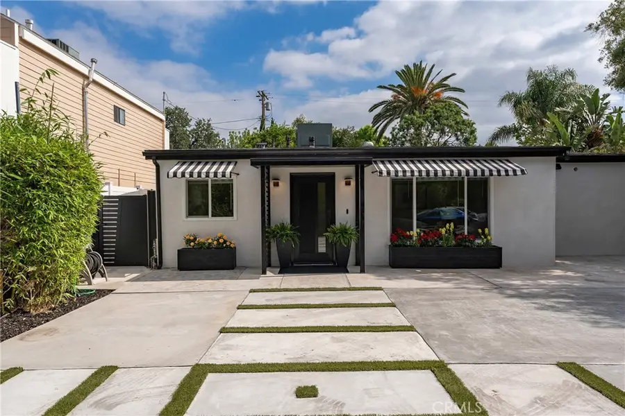 22432 Burbank, Woodland Hills, CA 91367 - #2