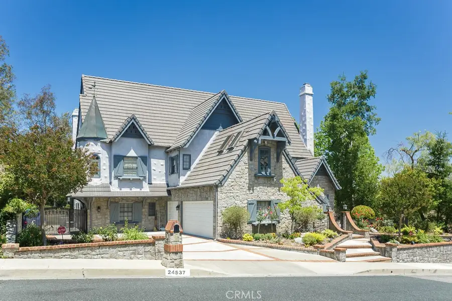24537 Peachland Avenue, Newhall, CA 91321 - #2