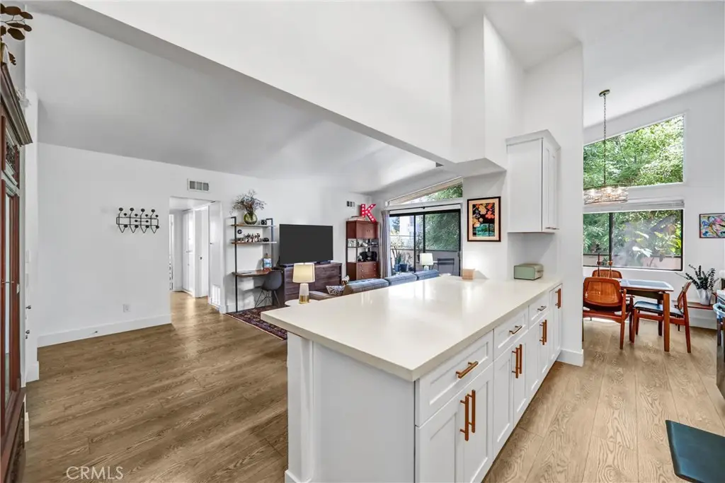 5805 Whitsett Avenue #201, Valley Village, CA 91607 - #1