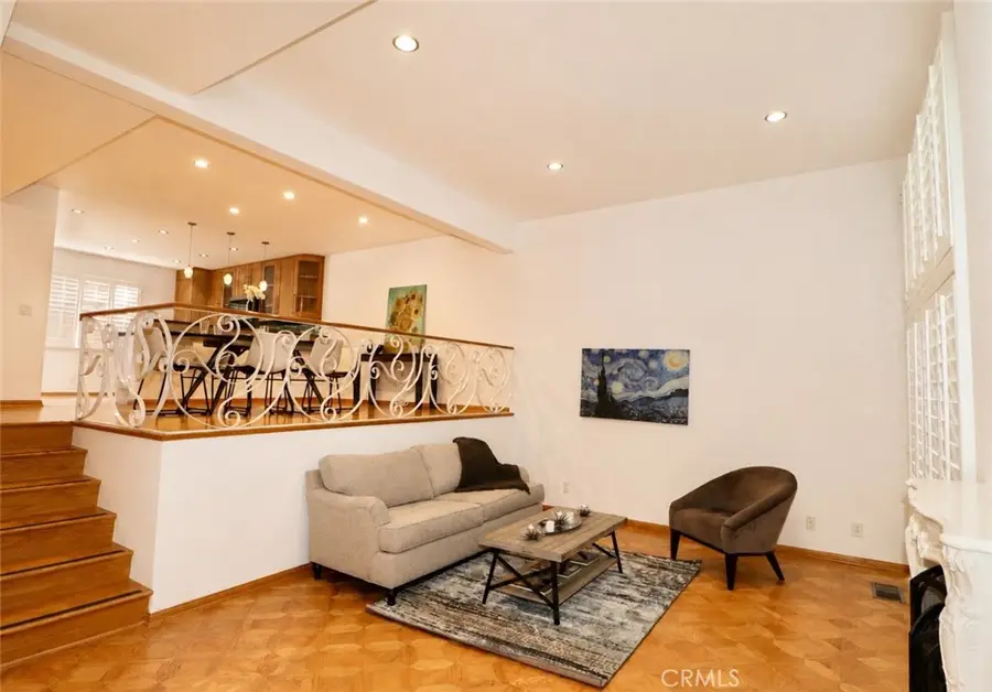 6207 1/2 Nita, Woodland Hills, CA 91367 - #2