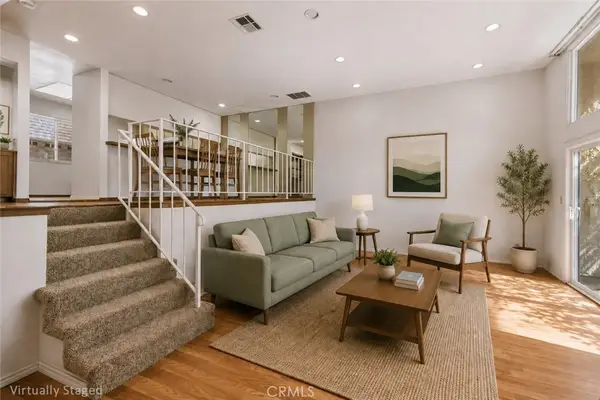 17943 Magnolia Boulevard #16, Encino, CA 91316