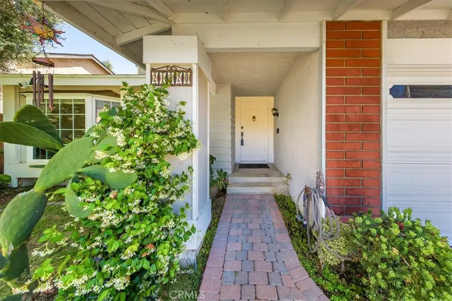 21820 Peppercorn Drive, Saugus, CA 91350 - #2