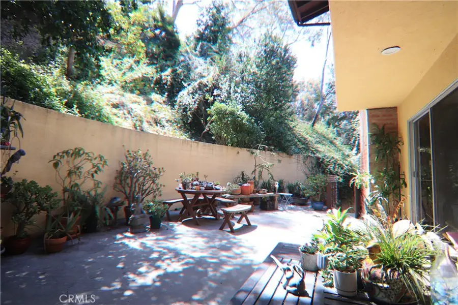 518 Latimer Rd, Santa Monica, CA 90402 - #3
