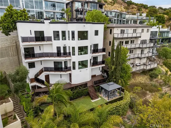 6438 Georgius, Los Angeles, CA 90068