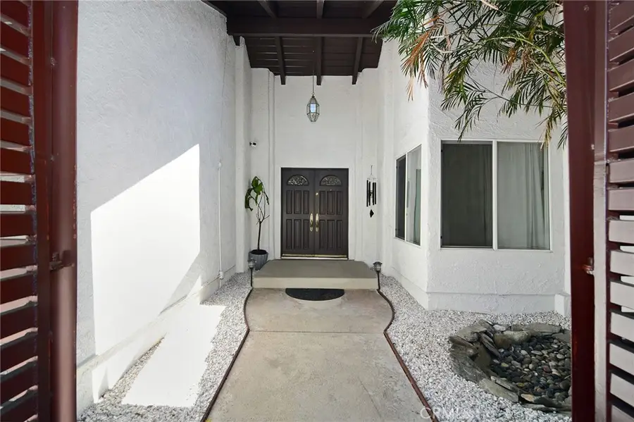 19611 Rosita Street, Tarzana, CA 91356 - #2
