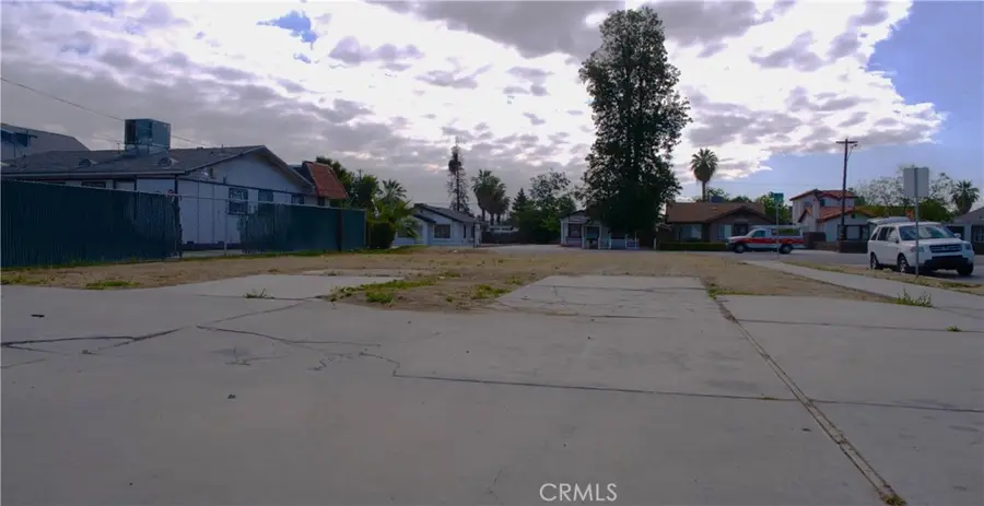 231 H Street, Bakersfield, CA 93304 - #3