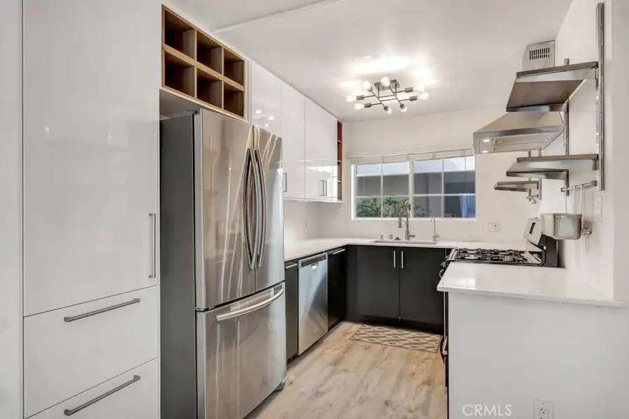 5550 Owensmouth #104, Woodland Hills, CA 91367 - #3