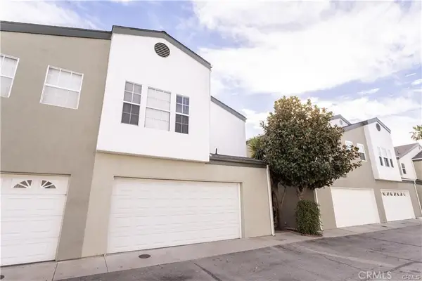 9146 Lemona Avenue #105, North Hills, CA 91343
