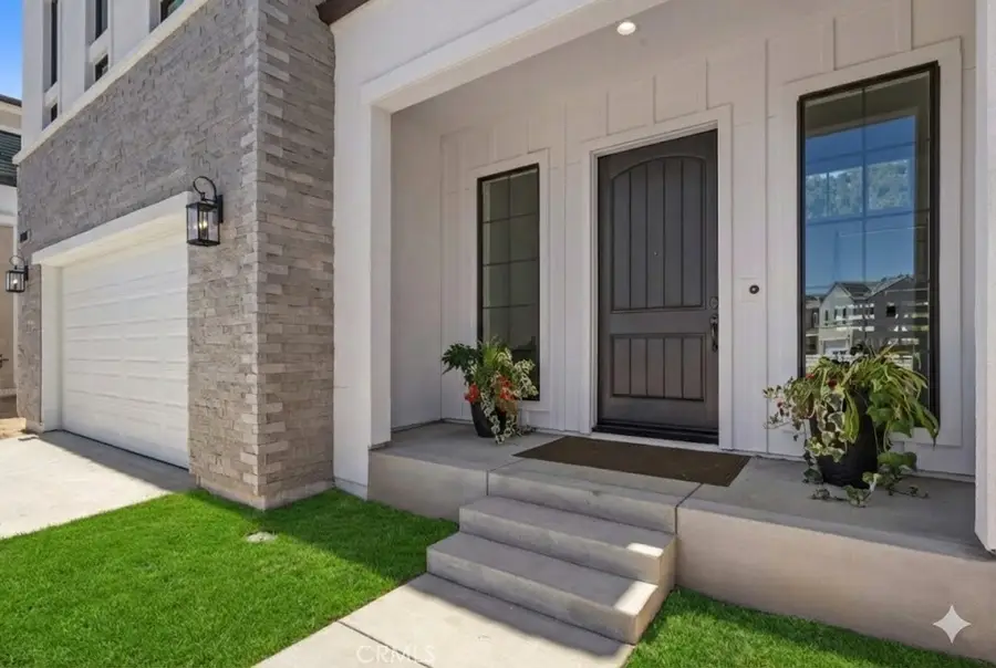 11091 Woodcrest Court, Chatsworth, CA 91311 - #3
