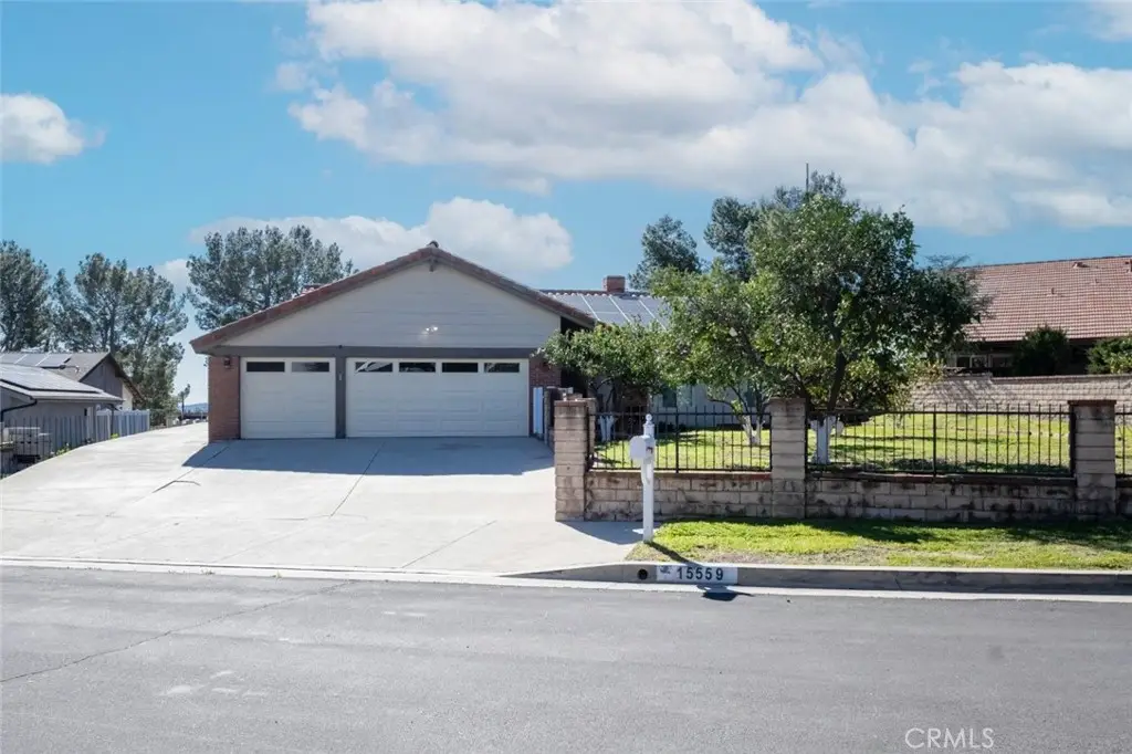 15559 Sorbonne, Sylmar, CA 91342 - #1
