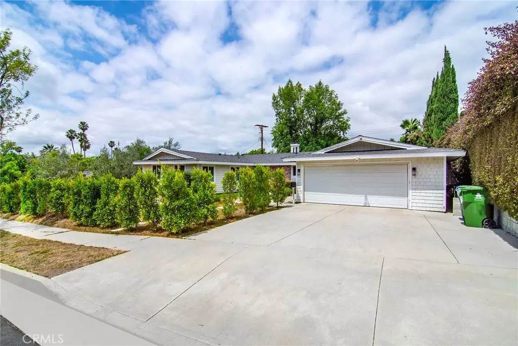 20643 Clarendon Street, Woodland Hills, CA 91367 - #1