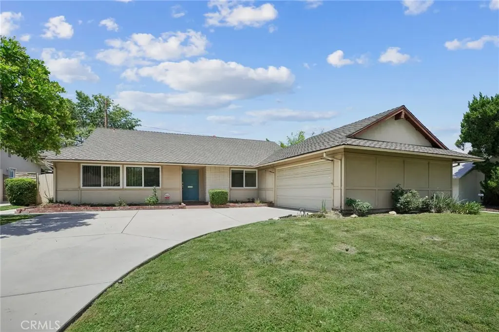 22259 Bassett, Canoga Park, CA 91303 - #1