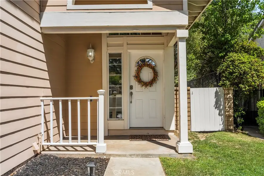 28154 Guilford Lane, Saugus, CA 91350 - #3