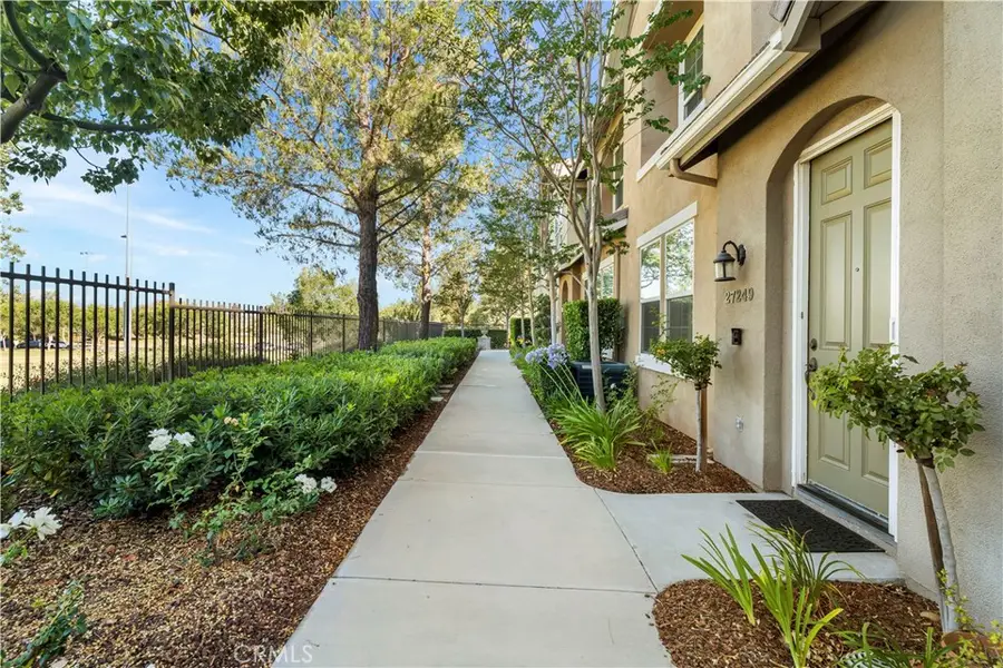 27249 Riverview Lane, Valencia, CA 91354 - #2