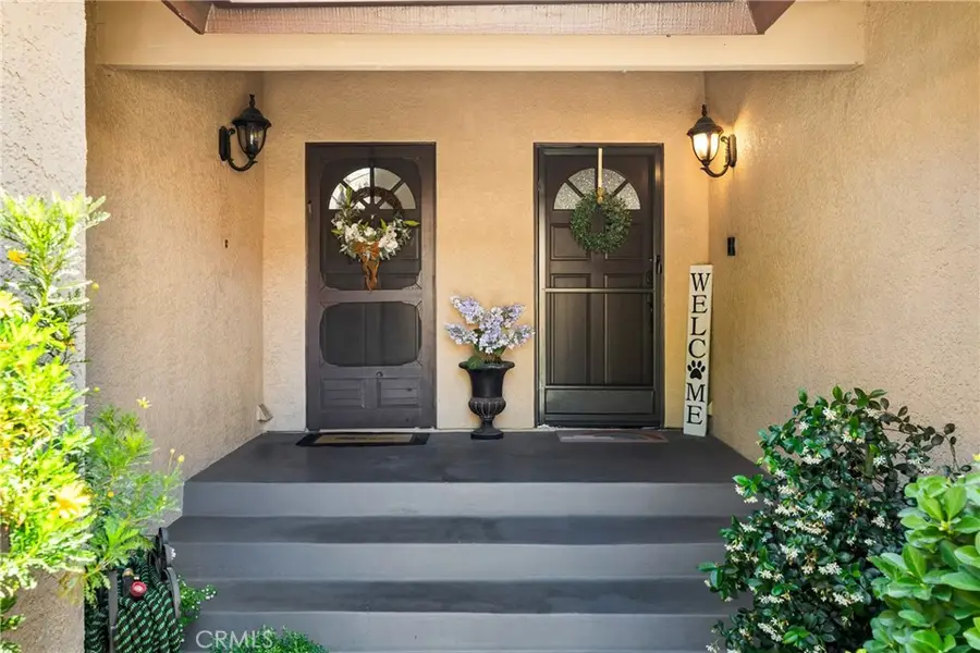 22914 Banyan Pl #201, Saugus, CA 91390 - #2